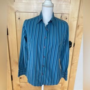 Columbia Vintage Woman’s Button Down Shirt. Fitted, Rounded Hem, Cotton, Size M